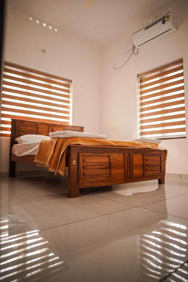 Shimano Square Pension Varkala Buitenkant foto
